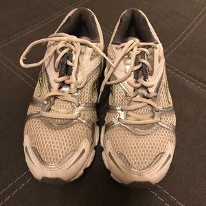 Saucony Grid ignition shoes